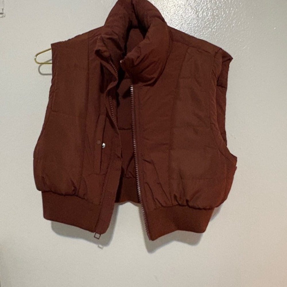 Zara Chocolate Brown Cropped Puffer Vest | Minimalist Fall Essential Trend - Picture 3 of 6